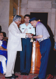 he-the-president-of-india-mr-apj-kalam-awarding-highest-national-scouting-award-to-sandeep-silas